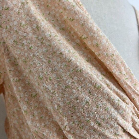 Urban Outfitters Women’s Peach Floral Twist Front Crop Top Long Sleeve Blouse M - Picture 4 of 12